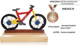 Pokaż zdjęcie: Praca pt. „Na dwóch kołach przez świat” autorstwa Dariusza Karpińskiego z Warsztatu Terapii Zajęciowej w Konarzewie prowadzonego przez Stowarzyszenie Na Rzecz Osób Niepełnosprawnych „Promyk”