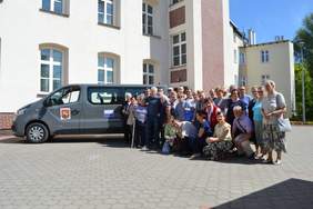 Pokaż zdjęcie: Mikrobus przystosowany do przewozu osób niepełnosprawnych na potrzeby ŚDS „BRATEK” w Ostródzie