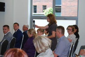 Pokaż zdjęcie: Postulaty zgłaszane przez Teresę Jaros-Ligaszewską - prezes Stowarzyszenia "Nadzieja" w Nowym Sączu