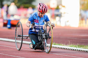 Pokaż zdjęcie: Monika Pudlis - najleprza wózkarka (porusza się na specjalnie przystosowanym rowerze trójkołowym) fot. Mateusz Słodkowski/Trojmiasto.pl
