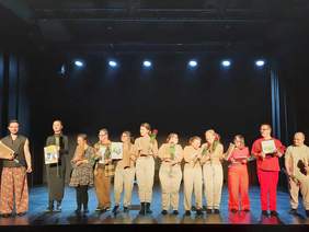 Pokaż zdjęcie: Aktorzy Teatru Smile