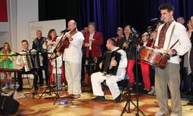 Pokaż zdjęcie: Wspólne kolędowanie