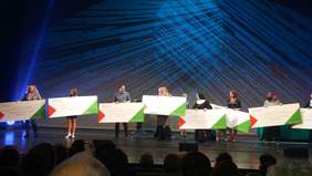 Pokaż zdjęcie: Przedstawiciele nagrodzonych placówek