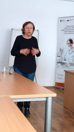 Pokaż zdjęcie: Prelegentka