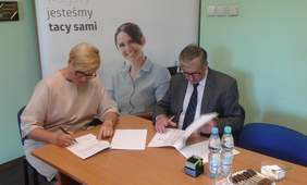 Pokaż zdjęcie: Podpisanie umowy w ramach programu WRR obszar D
