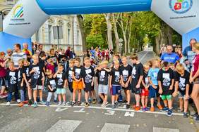 Pokaż zdjęcie: Dzieci na starcie Biegu