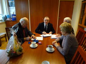 Pokaż zdjęcie: podpisanie umowy 