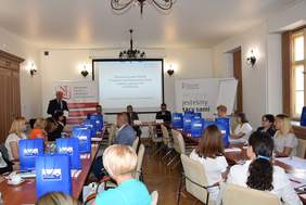 Pokaż zdjęcie: szkolenie dla jst prowadzone przez pracowników Oddziału Łódzkiego Jarosława Madaja i Przemysława Suligorskiego oraz Dyrektora Oddziału Władysława Skwarki