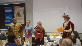 Prezes oddziału wojewódzkiego stowarzyszenia Danuta Roszkowska otwiera spotkanie