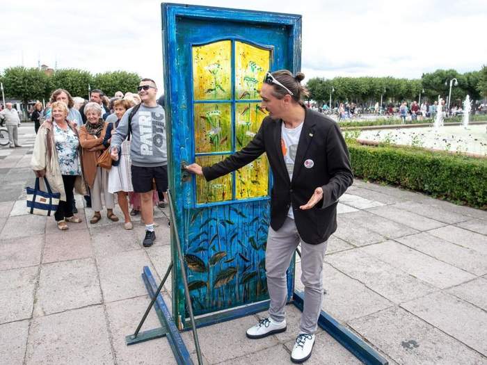 Pokaż zdjęcie: Symboliczne Drzwi do Tolerancji