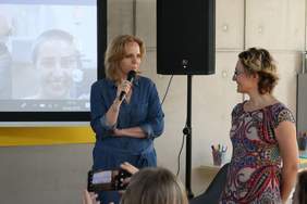 Pokaż zdjęcie: Targi Innowacji Społecznych – od lewej Ania Maszke i Jola Kania