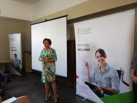 Pokaż zdjęcie: Pani Dyrektor, podsumowując szkolenie, odniosła się do niedawnego spotkania Konwentu Dyrektorów PCPRów