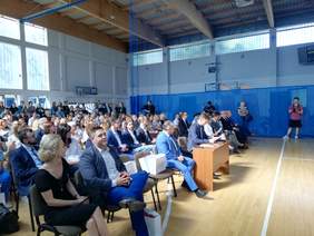 Pokaż zdjęcie: Uczestnicy konferencji "Osoba niepełnosprawna w zatrudnieniu - Absolwent i co dalej?"