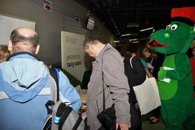 Pokaż zdjęcie: Stoisko informacyjno - konsultacyjne PFRON