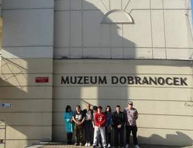 Pokaż zdjęcie: Uczestnicy WTZ "MADA" w Muzeum Dobranocek w Rzeszowie