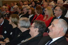 Pokaż zdjęcie: Zgromadzeni goście