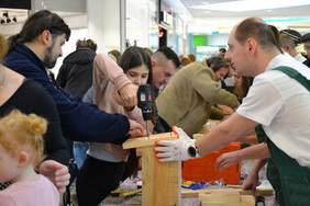 Pokaż zdjęcie: Stoiska montażowe