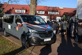 Pokaż zdjęcie: nowy bus dla mieszkańców DPS w Skrzynnie