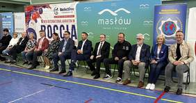 Pokaż zdjęcie: W ceremonii otwarcia zawodów wzięli udział liczni goście