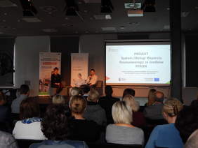 Pokaż zdjęcie: Pracownicy Biura PFRON podczas prezentacji SOW