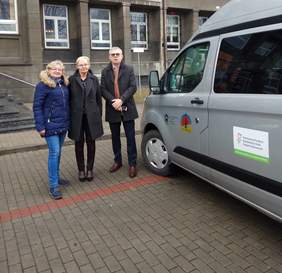 Pokaż zdjęcie: Odbiór samochodu dla DPS Nasz Dom