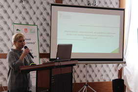 Pokaż zdjęcie: Małgorzata Żywicka Punkt Kontaktowy Oddział Lubelski PFRON prezentuje model wsparcia osób niepełnosprawnych w środowisku pracy