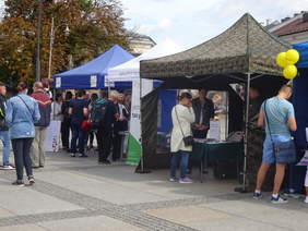 Pokaż zdjęcie: Targi Pracy na kieleckim rynku