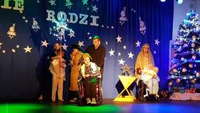 Pokaż zdjęcie: Jasełka „Bóg się rodzi” w wykonaniu podopiecznych PSONI w Wolbromiu