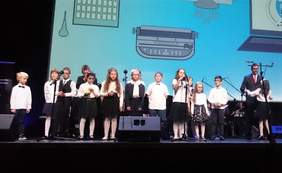 Pokaż zdjęcie: Występy artystyczne podczas uroczystości