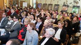 Pokaż zdjęcie: Uczestnicy konferencji w Szamotułach pt.: „Spółdzielnie socjalne jako sposób na przeciwdziałanie bierności zawodowej osób niepełnosprawnych”