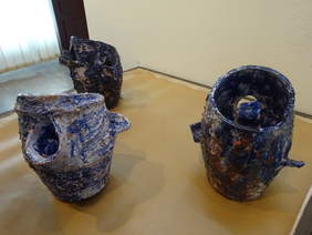 Prace prezentowane na wystawie ceramiki artystycznej w Rzeszowie