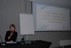 Pokaż zdjęcie: Pani Monika Cyboran-Trzebińska, Prezes zarządu Fundacji Sustinae, która realizuje program „Absolwent”.