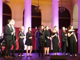 Pokaż zdjęcie: Artyści