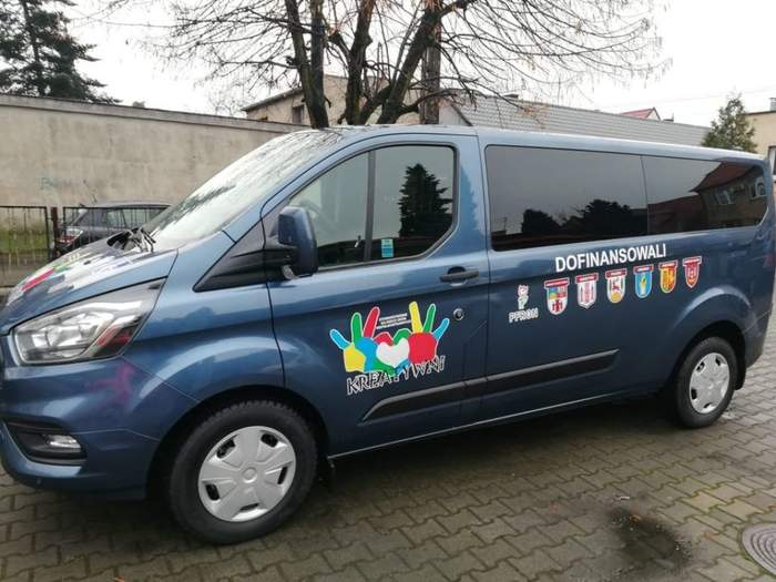 Pokaż zdjęcie: Bus z dofinansowaniem ze środków PFRON dla Warsztatów Terapii Zajęciowej w Piaskach