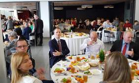 Pokaż zdjęcie: uczestnicy spotkania wigilijnego - opłatek 2017