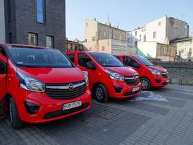 Pokaż zdjęcie: Busy dla gnieźnieńskich Specjalnych Ośrodków Szkolno-Wychowawczych z dofinansowaniem PFRON