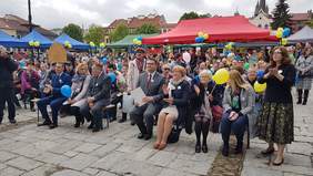 Pokaż zdjęcie: Obchody Dnia Godności na myślenickim Rynku