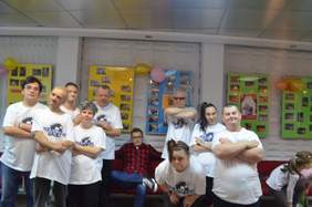 Pokaż zdjęcie: zespół teatralny placówki z Łodzi