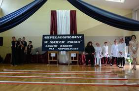 Pokaż zdjęcie: Występ uczniów Specjalnego Ośrodka Szkolno-Wychowawczy nr 3 w Krakowie 