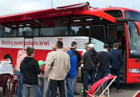 Pokaż zdjęcie: Kolejka chętnych do oddania krwi