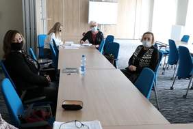 Pokaż zdjęcie: spotkanie