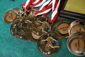 Pokaż zdjęcie: Medale dla zawodników SOKÓŁ CUP 2017 FOT. M. Mąkosa Radio Kielce