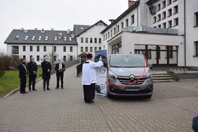 Pokaż zdjęcie: Uroczyste przekazanie auta,fot.Dziennik Wschodni