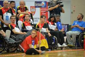 Pokaż zdjęcie: Prezentacja drużyn podczas ceremonii otwarcia Europejskich zawodów Bocci w Poznaniu