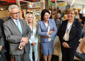 Pokaż zdjęcie: Oficjalne otwarcie spotkania z małopolskimi artystami