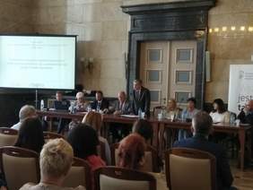 Pokaż zdjęcie: Powitanie uczestników konferencji przez Dyrektora Oddziału Śląskiego PFRON Jana Wrońskiego
