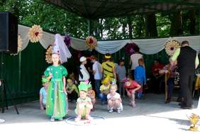 Dzieci z oddziału przedszkolnego SP w Grzywnie podczas XVI Przeglądu