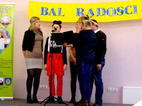 Wykonawcy piosenki powitalnej