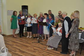 Pokaż zdjęcie: Poświęcenie nowego ŚDS Występ artystyczny pensjonariuszy 