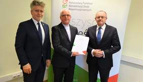 Pokaż zdjęcie: Kolejna umowa podpisana 